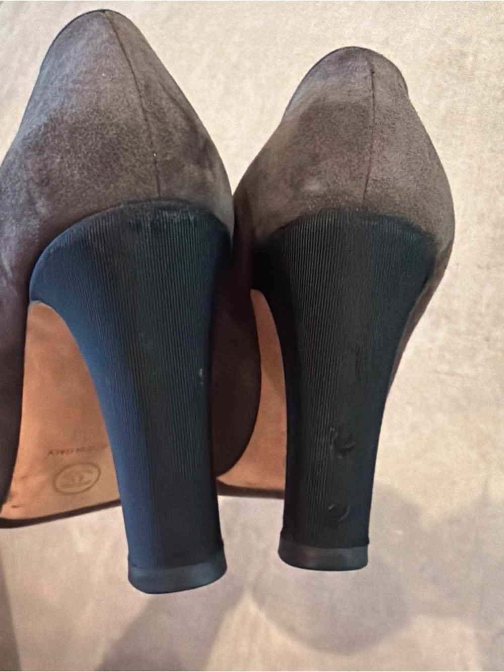 CHANEL COCO Mark Pumps Shoes 36 US 6 Gray Suede Black Ribbon Heels - Picture 12 of 13